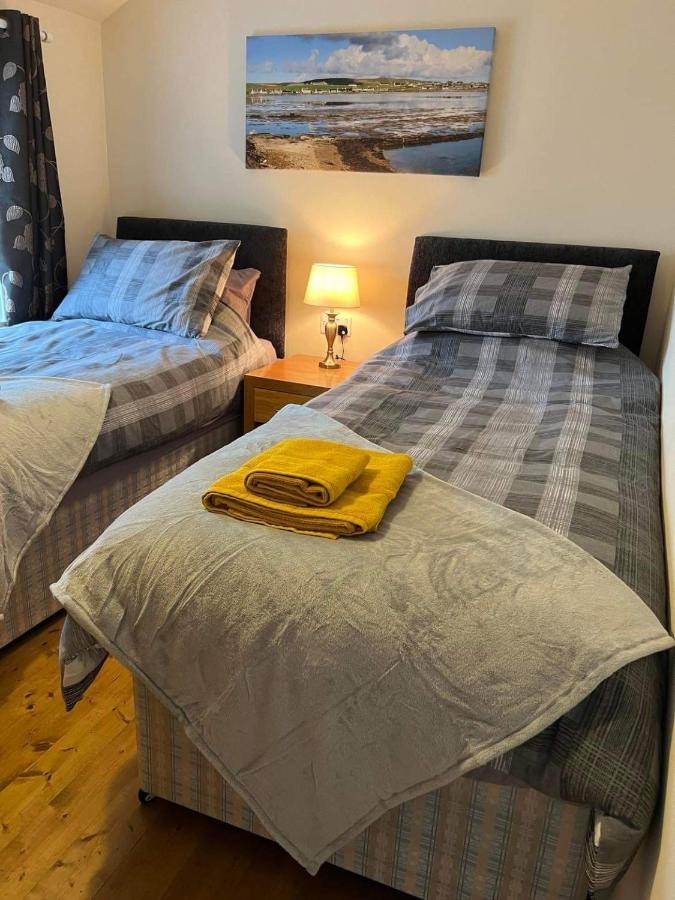 2 Bedroom House Overlooking Pierowall Bay, Westray Exterior foto